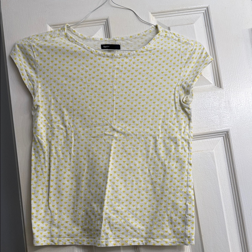 GAP kids Yellow Heart Short Sleeve Tee